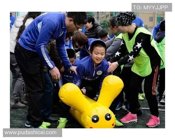 足球明星相框打造专属回忆空间，尽显球场风采与个人魅力
